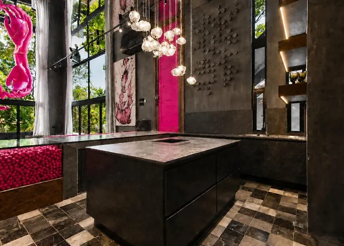 Rose Noir Premium 4 Bedroom Villa, Private Rooftop Pool & Complimentary Spa, Aldea Zama