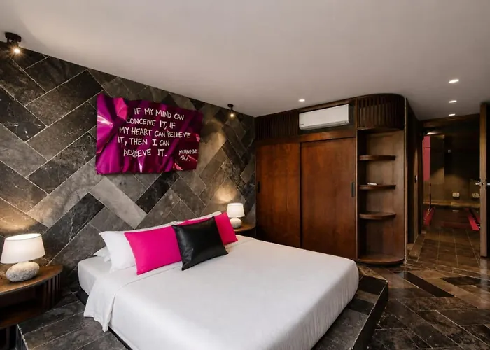 Rose Noir Premium 4 Bedroom Villa, Private Rooftop Pool & Complimentary Spa, Aldea Zama