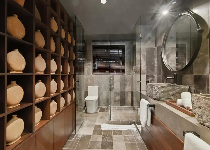 Villa Rose Noir Premium 4 Bedroom Villa, Private Rooftop Pool & Complimentary Spa, Aldea Zama