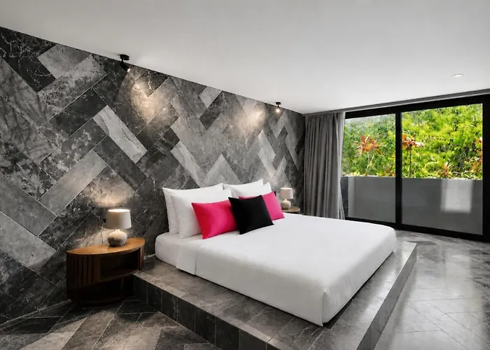 Rose Noir Premium 4 Bedroom Villa, Private Rooftop Pool & Complimentary Spa, Aldea Zama